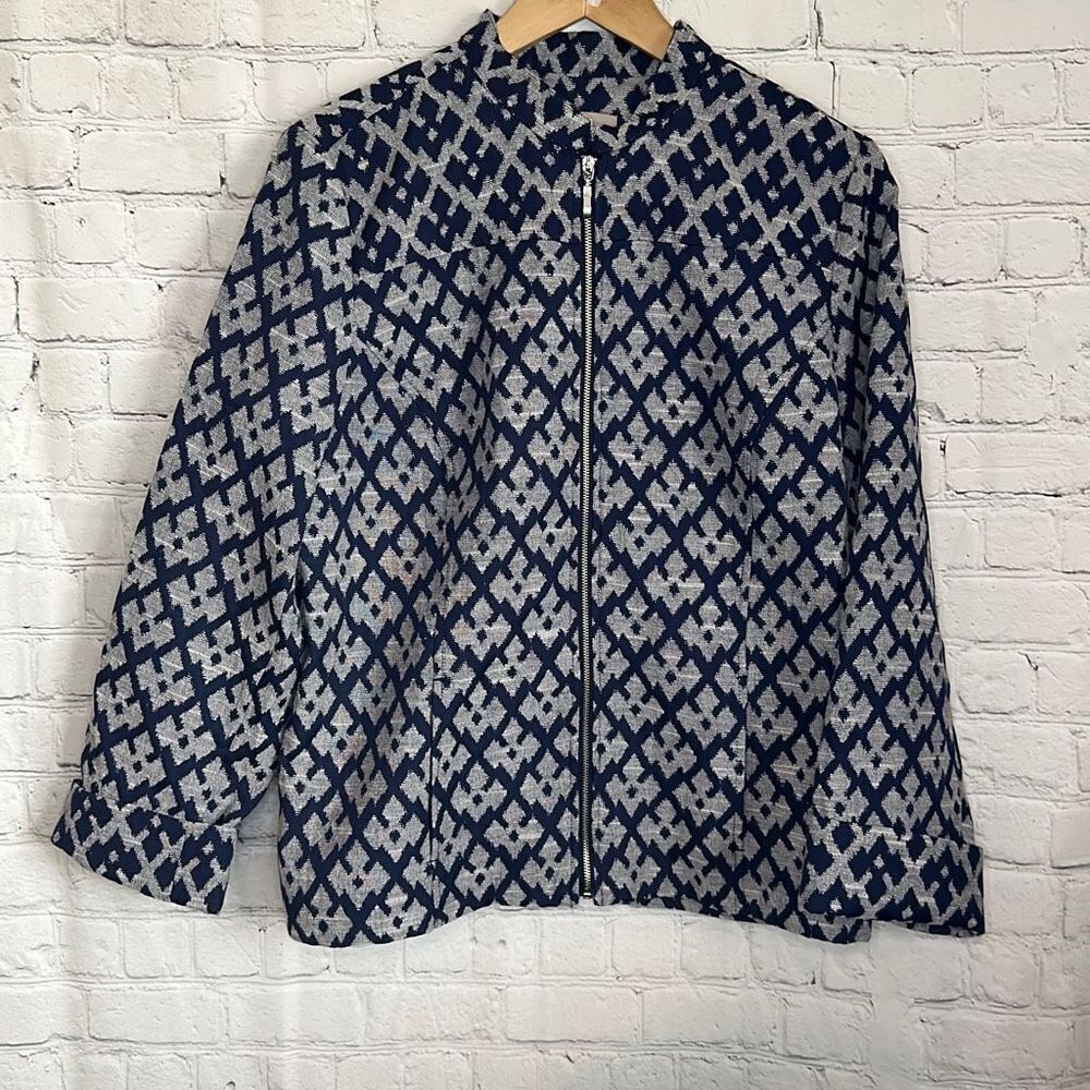 Chico’s Aztec Etchings Kaola Pattern Zip up Suit Jacket Blazer size 1 8-10